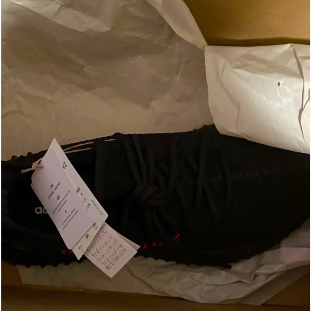 Adidas Yeezy Boost 350 V2 Black Red - Picture 2 of 6